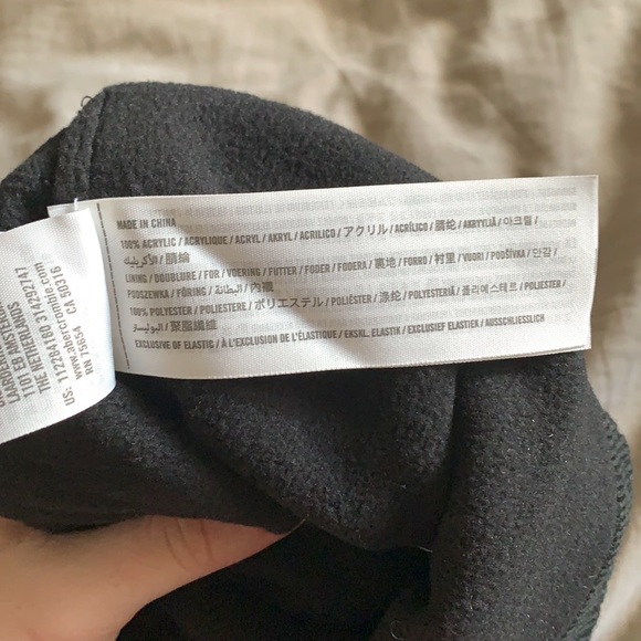 Black beanie - Picture 2 of 2